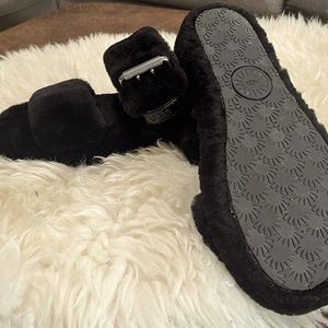 Ugh slippers black
